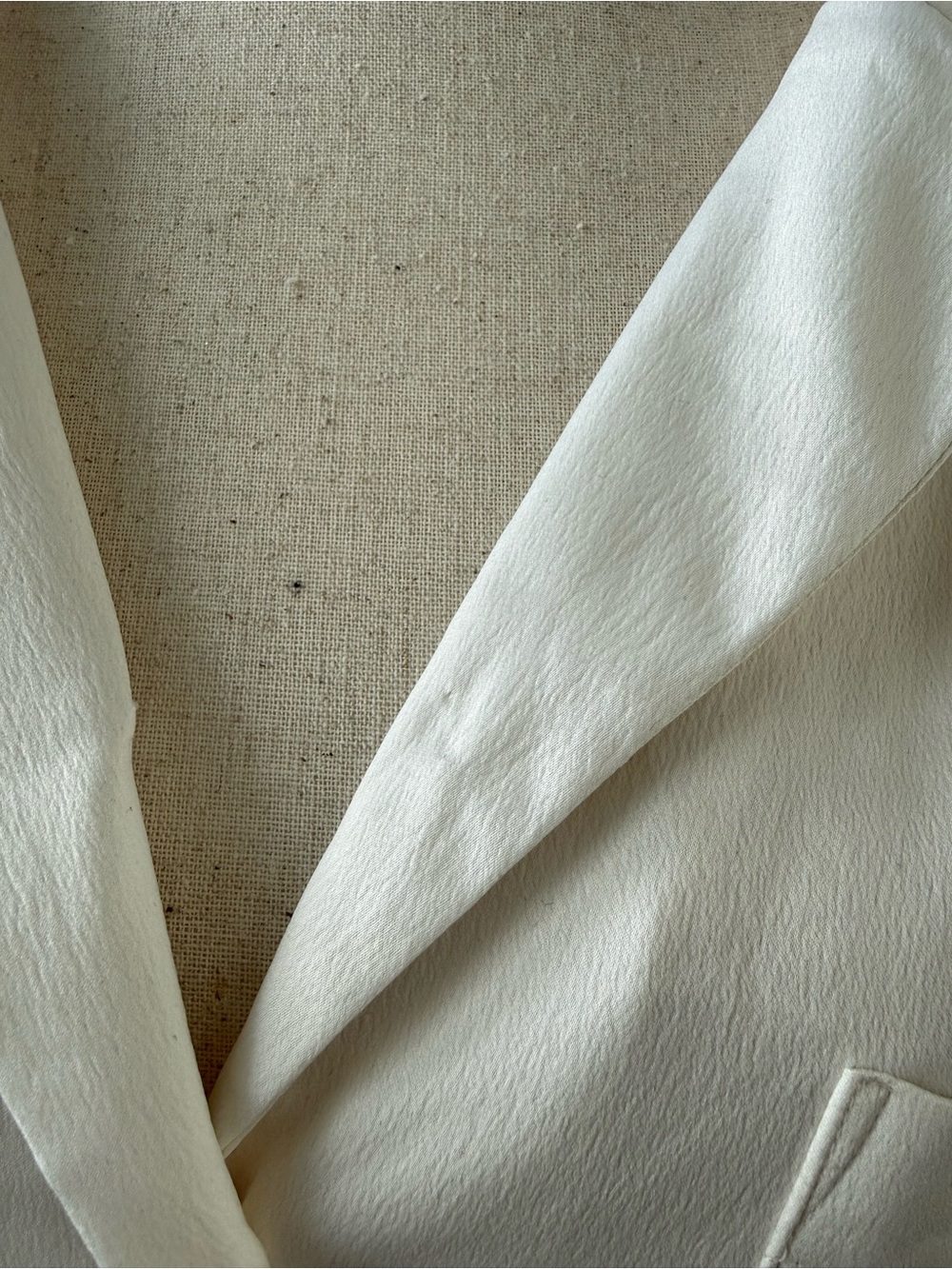 GAP Cream Short-Sleeve Button-Front Oversized Satin Shirt - Picture 7 of 7